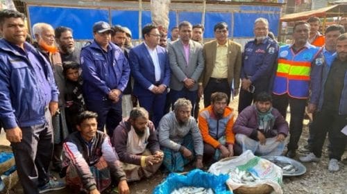 বরিশালে ৫ জাটকা মাছ ব্যবসায়ী আটক