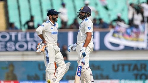 শুরুর ধাক্কা সামলে রোহিত-জাদেজার সেঞ্চুরি, অভিষেক রাঙালেন সারফারাজ