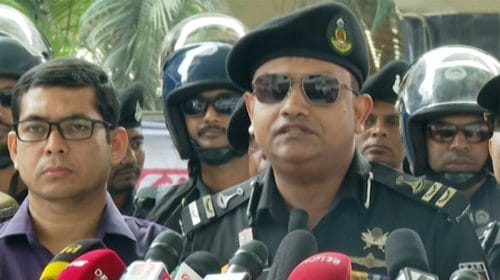 টিকিট কালোবাজারির সাথে কেউ জড়িত থাকলে কঠোর ব্যবস্থা: র‍্যাব