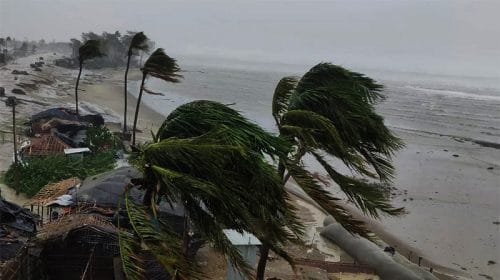 বরিশালসহ ১৭ জেলায় ৬০ কিলোমিটার বেগে ঝড়ের আভাস