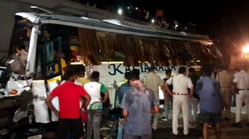 ওড়িষ্যায় ফ্লাইওভার থেকে বাস পড়ে নিহত ৫