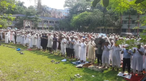 বরিশালে বৃষ্টির জন্য ইসতিসকার নামাজ আদায়