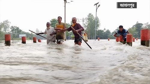 বৃষ্টি আর উজানের ঢলে বন্যা পরিস্থিতির অবনতি