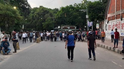 কোটাবিরোধী আন্দোলন আজ গায়েবানা জানাজা ও কফিন মিছিল কর্মসূচি
