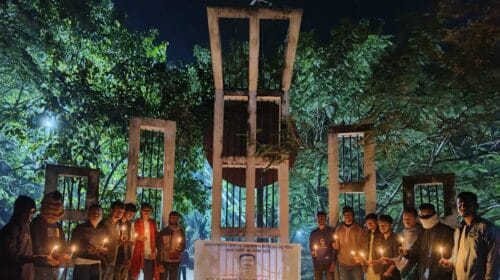 ববিতে শহীদ ওয়াসিম আকরামের স্মরনে মোমবাতি প্রজ্জ্বলন ও নিরবতা কর্মসূচি