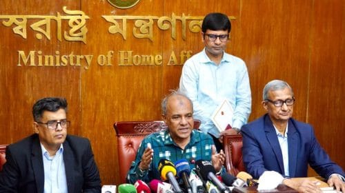 রাত থেকেই আইনশৃঙ্খলা বাহিনীর কার্যক্রম টের পাওয়া যাবে: স্বরাষ্ট্র উপদেষ্টা