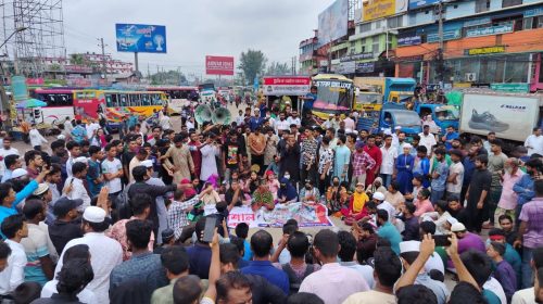 স্বাস্থ্যখাত সংস্কার আন্দোলন : ১৫ দিনের মতো উত্তাল বরিশাল