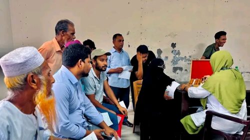 ঝালকাঠি সরকারি কলেজে বিনামূল্যে চক্ষু ক্যাম্প, ৩০ ছানি রোগী অপারেশনের জন্য নির্বাচিত