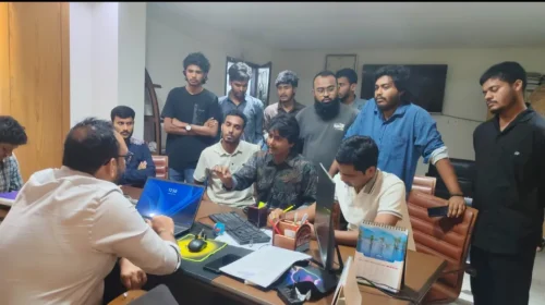 প্রতিশ্রুতির পরও সংস্কার হয়নি ববিসংলগ্ন মহাসড়ক: শিক্ষার্থীদের তোপের মুখে সওজ কর্মকর্তা